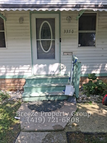 Building Photo - 3350 Maple St