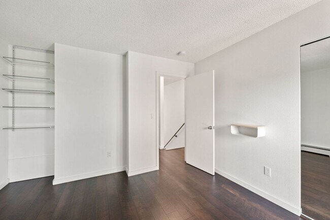 Building Photo - 350 Arapahoe Ave