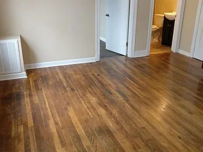 Building Photo - 805 Eva St