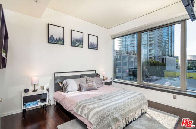 Building Photo - 1155 S Grand Ave