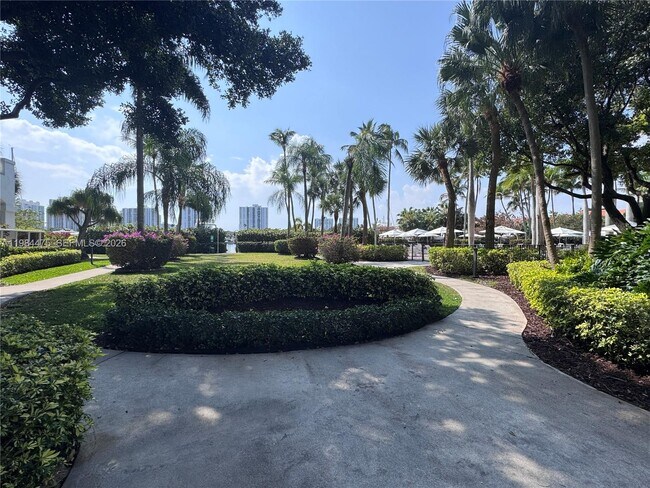 Building Photo - 3610 Yacht Club Dr