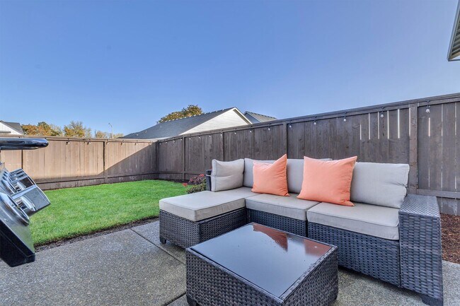 Building Photo - New 4 bedroom, 2.5 bath home in NW McMinnville