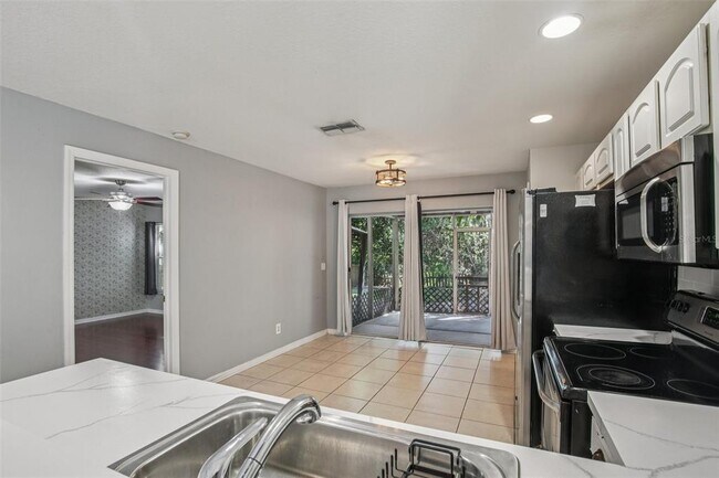 Building Photo - 7842 Citrus Blossom Dr