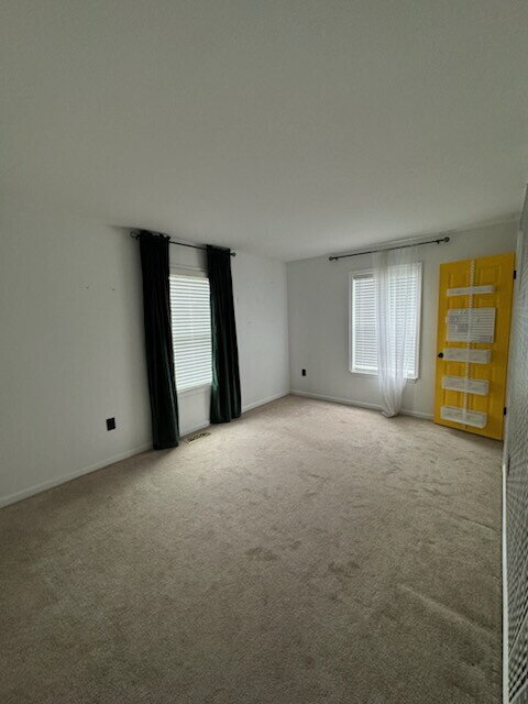 Building Photo - Room for rent - includes all utilities, in...