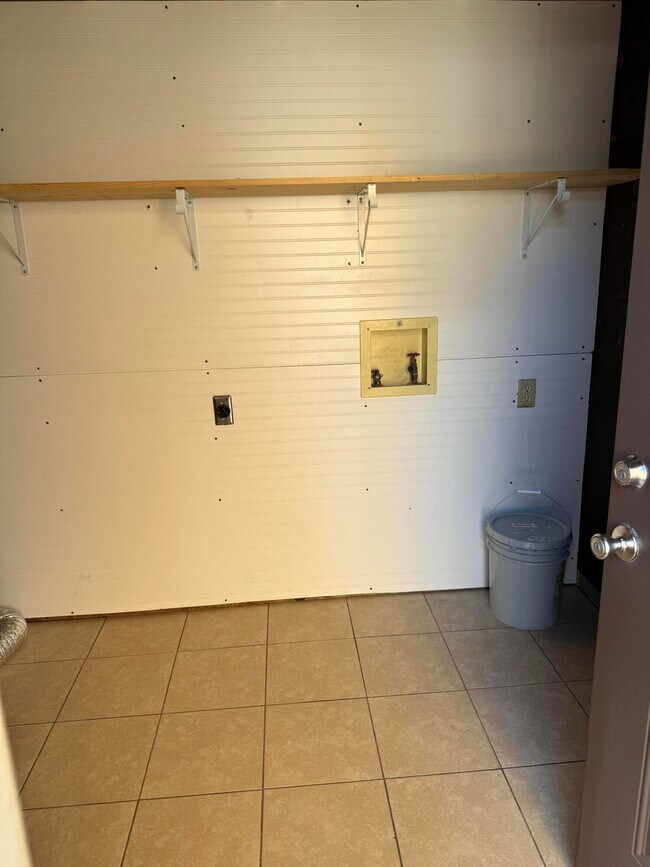 Building Photo - 226 Pelham Rd