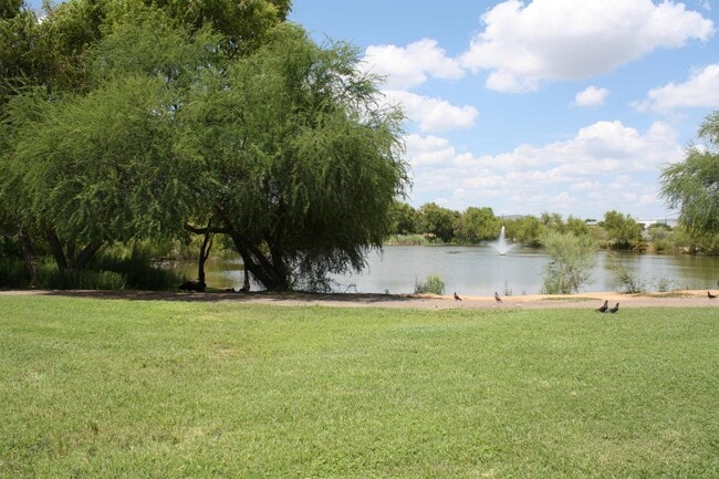 Building Photo - 503 Pine Sisken St