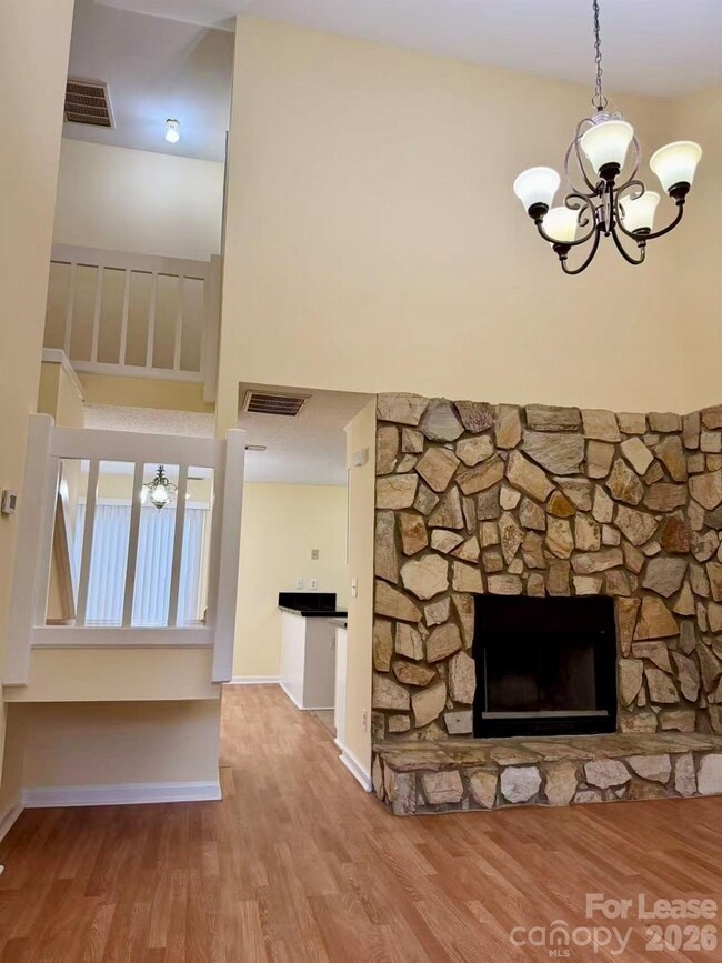 Building Photo - 8288 Golf Ridge Dr
