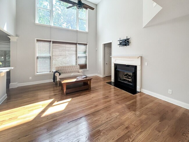 Building Photo - Stunning 5-Bedroom Executive Home in Kennesaw’s Preserve Falcon Hills!