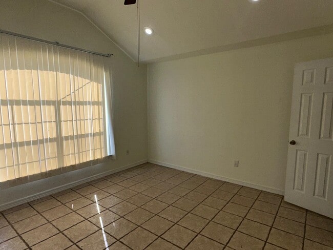 Building Photo - 104 Richard's Court