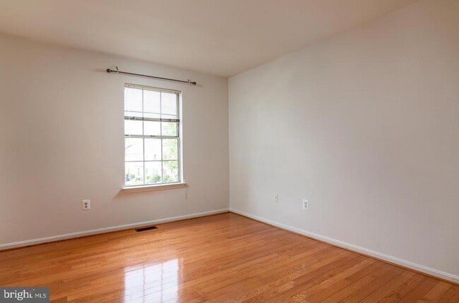 Building Photo - 8734 Ruppert Ct