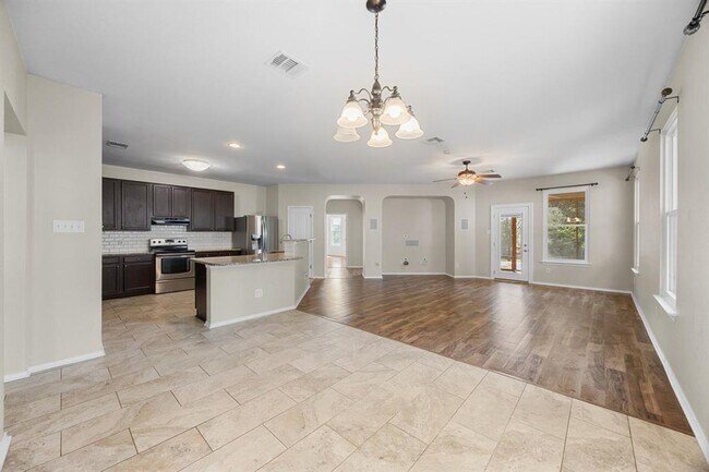 Building Photo - 4409 Woodstock Dr