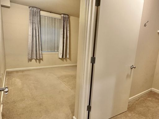 Building Photo - Beautiful 1 bed condo in the heart of Bell...