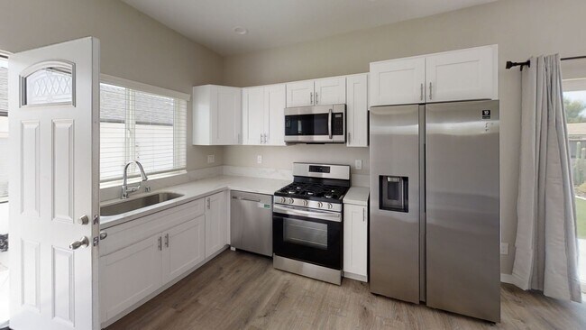 Building Photo - 4BD/2BA on Montezuma