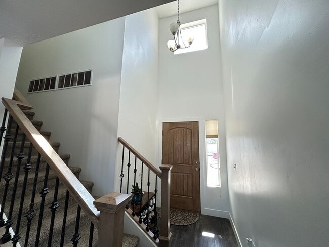 Building Photo - Mountain Vista Subdivision Home!
