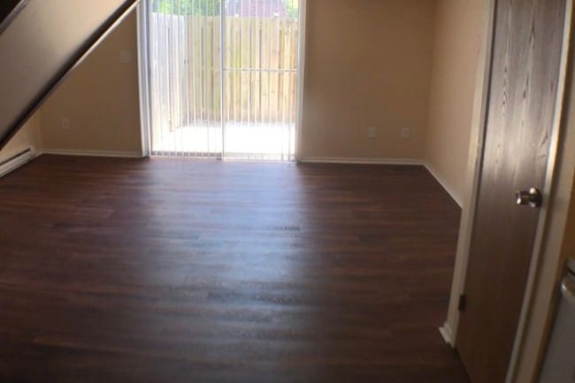 Building Photo - Maple Grove Townhomes