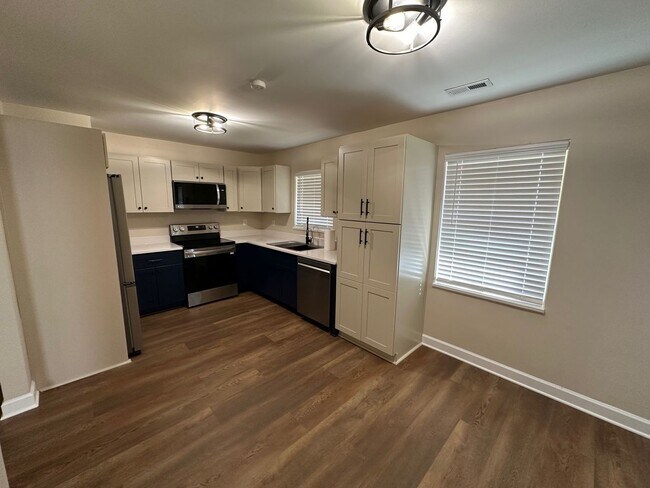Building Photo - Renovated 3 Bed | 1 Bath House in Raleigh ...
