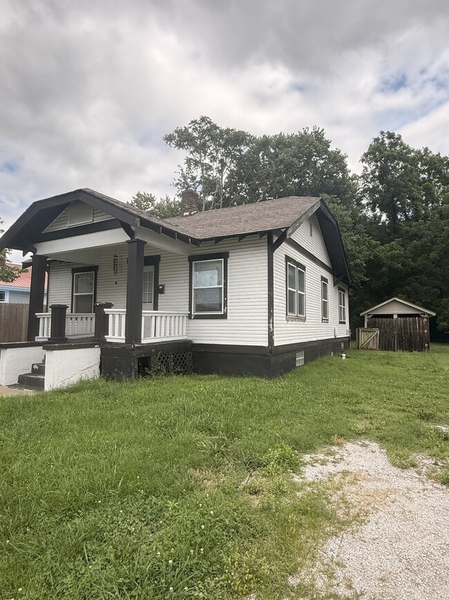 Building Photo - 518 N Nettleton Ave