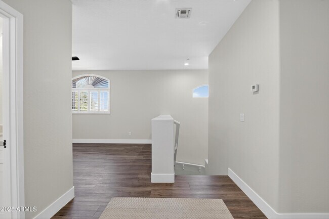 Building Photo - 10587 E Sheena Dr