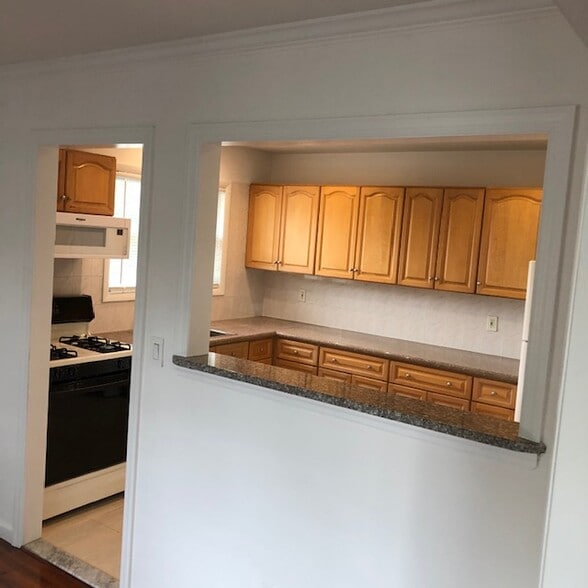 Building Photo - 57 Forrest St