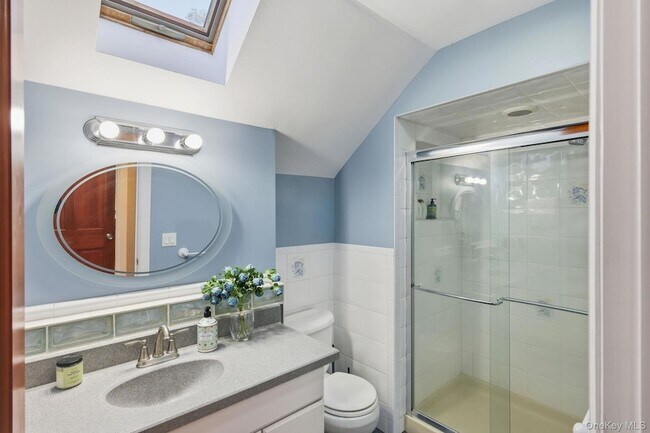 Building Photo - 45 Evergreen Ave