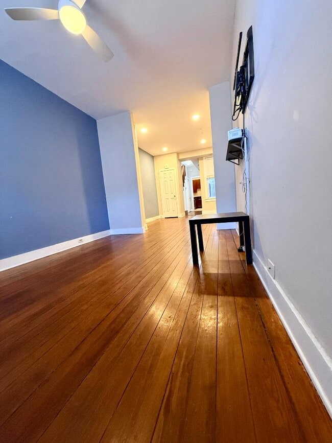 Building Photo - 124 W Hamburg St