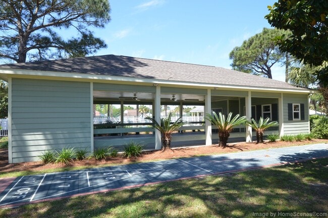 Building Photo - 437 S Shore Dr