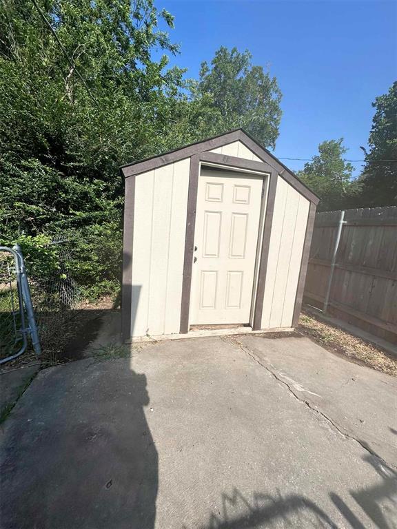 Building Photo - 4605 N Hammond Ave