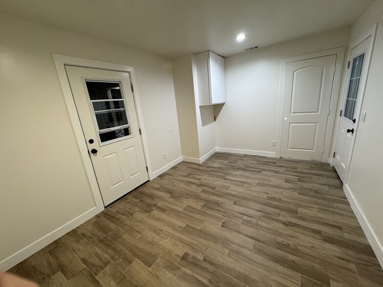 Building Photo - 4618 W Roy Cir