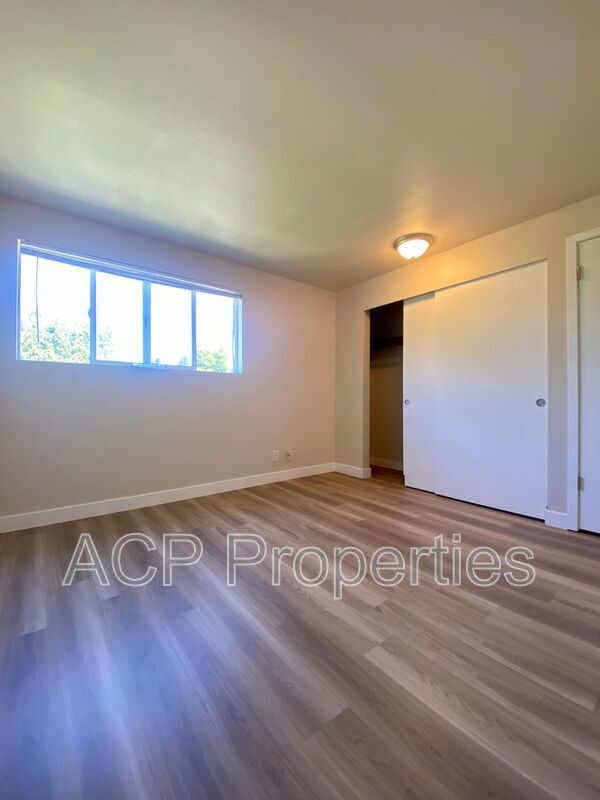 Building Photo - 1701 Cowgill Ave