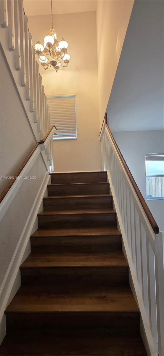 Building Photo - 215 NE 36th Avenue Rd