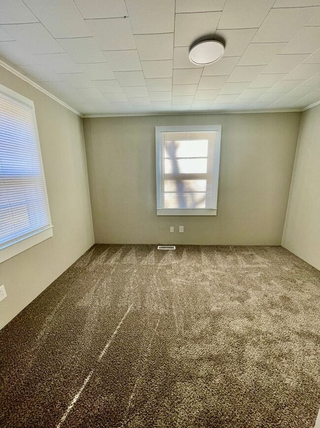 Building Photo - Welcome to this charming 3-bedroom, 1-bathroom home located in the vibrant community of Rockhill, SC