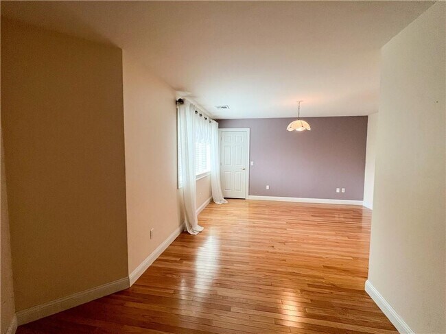 Building Photo - 39 Eagle Dr