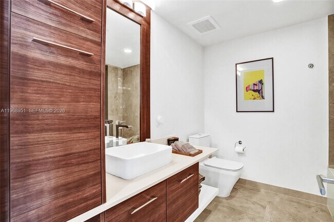 Building Photo - 601 NE 27th St