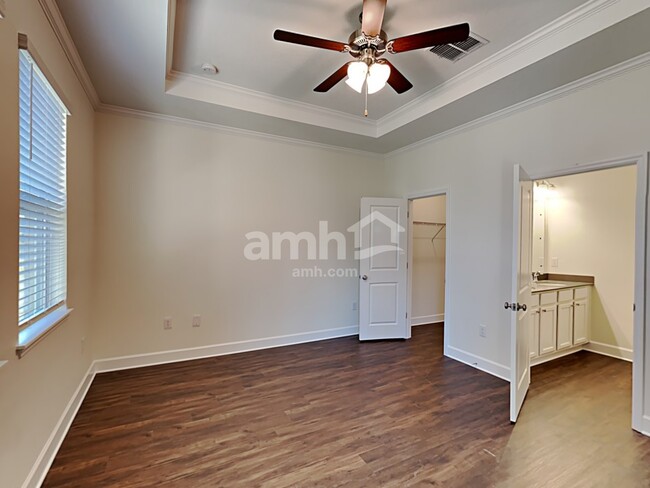 Building Photo - 1010 Walden Woods Dr