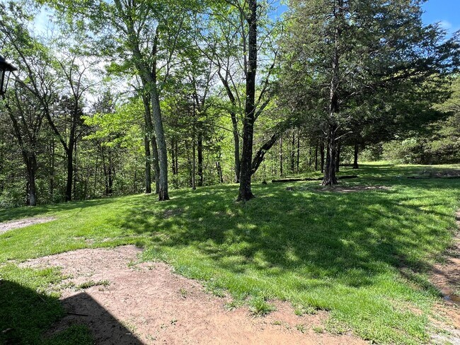 Building Photo - 3 bed, 2 bath, 2 car garage Home on 5 Acres