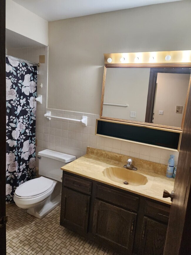 Building Photo - 235 N Mill Rd