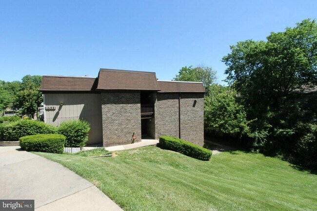 Building Photo - 8509 Barrington Ct