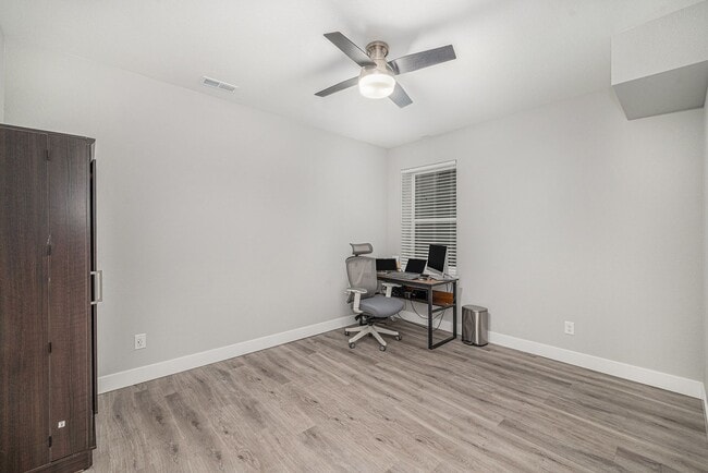 Building Photo - Gorgeous 4 bed 3.5 bath Home Available in ...