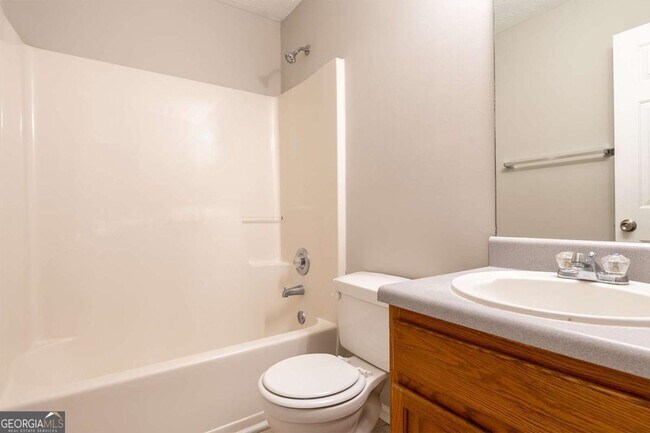Building Photo - 493 Silverthorne Cir
