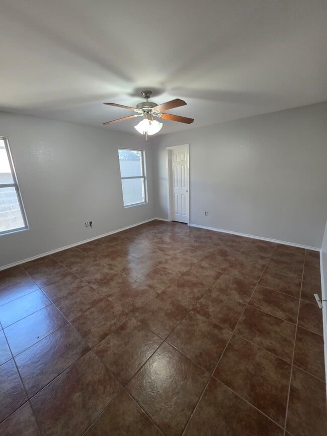 Building Photo - 613 Cuervo Dr