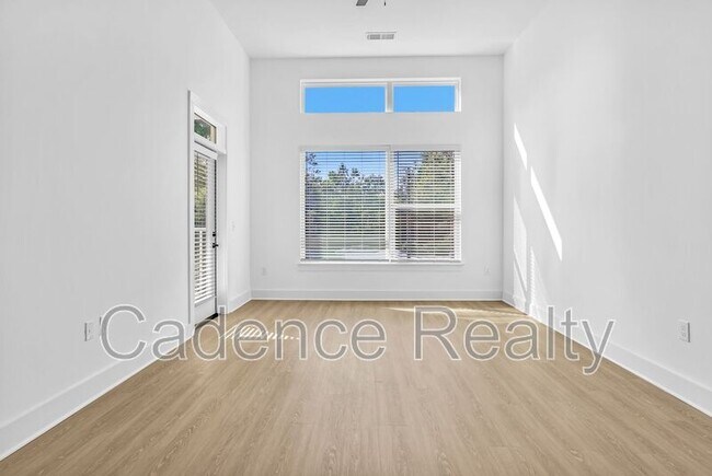 Building Photo - 610 S Kerr Ave