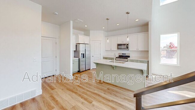 Building Photo - 1583 Stark Dr