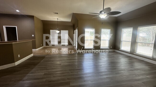 Building Photo - 1500 Dun Loggin Dr