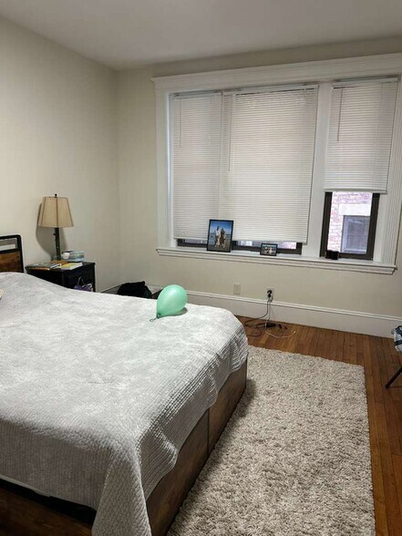 Building Photo - 12 Saint Paul St