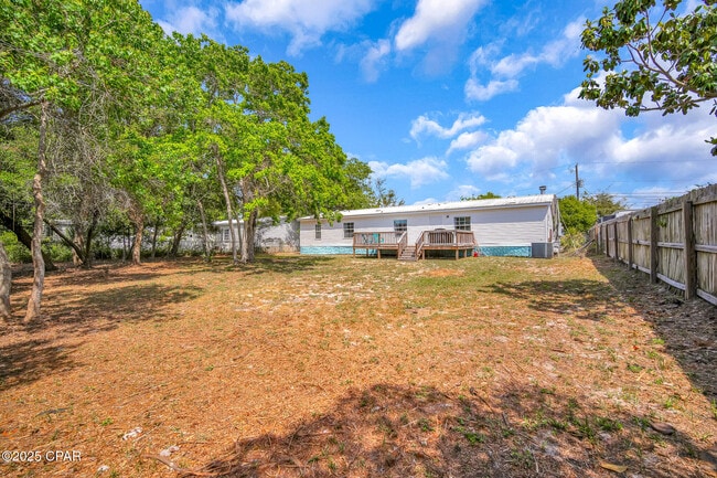 Building Photo - 22011 Lakeview Dr