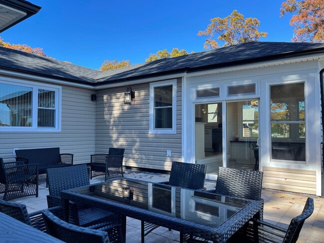 Building Photo - 187 Lakeside Trail