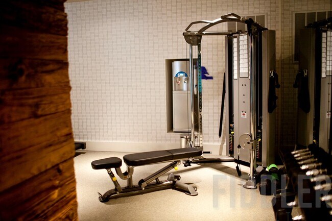 Building Photo - 220 N 10th St