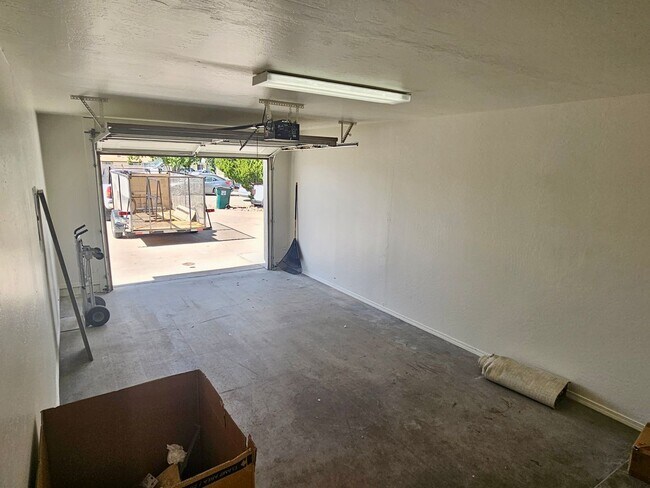 Building Photo - Beautiful remodeled 2 bed 2 bath home in Prescott Valley!