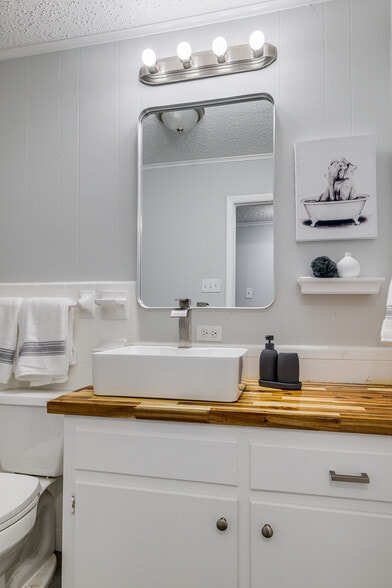 Building Photo - 129 Ridgedale Dr