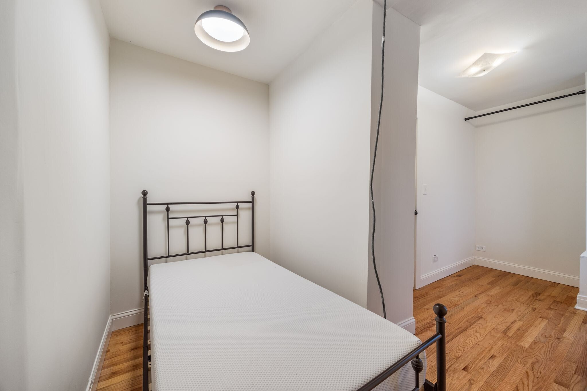 Building Photo - 1015 Garnett Pl